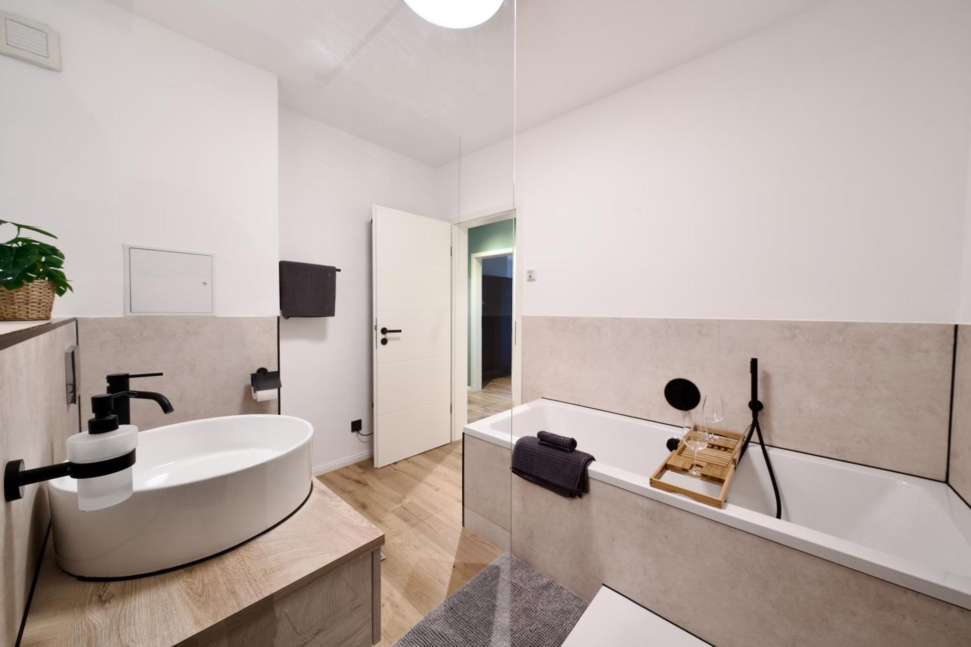 דירות צוויקאו Edler Wohnraum Schwanenteich-Penthouse Mit Garage, Grill, Kaffeevollautomat, Klima, Lift & Terrasse מראה חיצוני תמונה